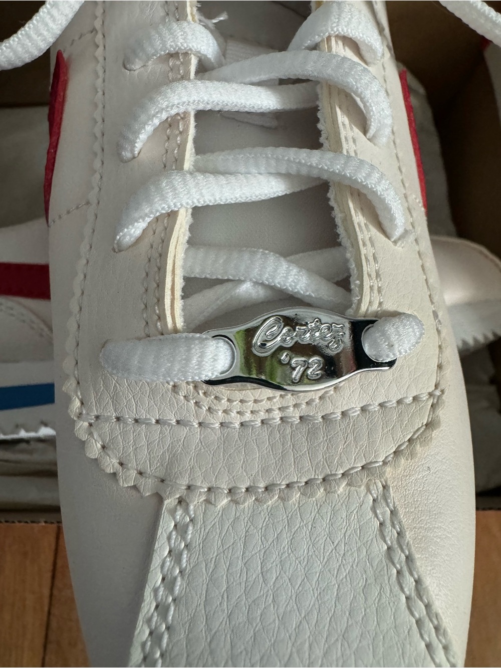 Nike Cortez kids ( Forrest Gump ) shoes new in box 4y - Picture 2 of 7